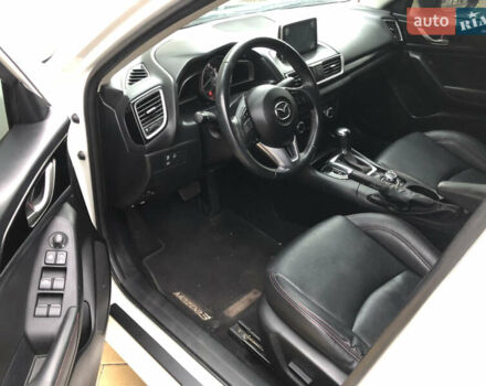 Белый Мазда 3, объемом двигателя 2 л и пробегом 160 тыс. км за 10500 $, фото 9 на Automoto.ua