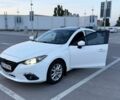 Белый Мазда 3, объемом двигателя 2 л и пробегом 178 тыс. км за 10700 $, фото 1 на Automoto.ua