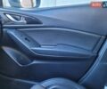Белый Мазда 3, объемом двигателя 2 л и пробегом 180 тыс. км за 10400 $, фото 4 на Automoto.ua
