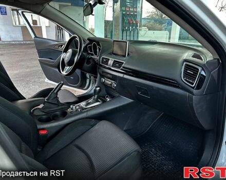 Белый Мазда 3, объемом двигателя 2 л и пробегом 102 тыс. км за 9200 $, фото 7 на Automoto.ua