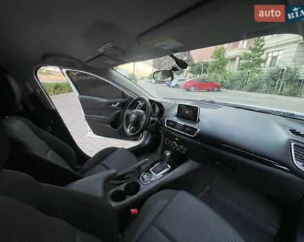 Белый Мазда 3, объемом двигателя 2 л и пробегом 200 тыс. км за 10500 $, фото 13 на Automoto.ua