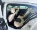 Білий Мазда 3, об'ємом двигуна 1.5 л та пробігом 159 тис. км за 10000 $, фото 3 на Automoto.ua