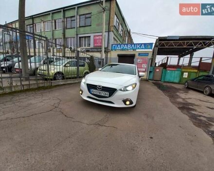 Білий Мазда 3, об'ємом двигуна 2 л та пробігом 147 тис. км за 11500 $, фото 4 на Automoto.ua