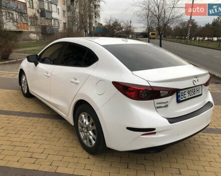 Белый Мазда 3, объемом двигателя 2 л и пробегом 160 тыс. км за 10500 $, фото 7 на Automoto.ua