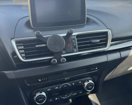 Белый Мазда 3, объемом двигателя 1.5 л и пробегом 140 тыс. км за 10900 $, фото 5 на Automoto.ua