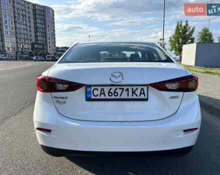 Білий Мазда 3, об'ємом двигуна 2 л та пробігом 156 тис. км за 10799 $, фото 5 на Automoto.ua