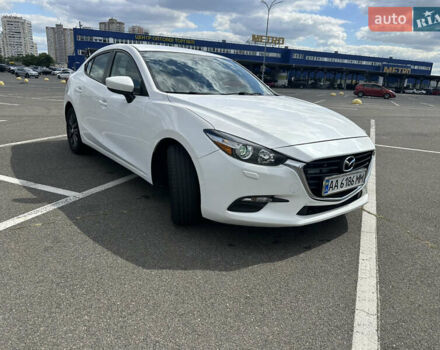 Білий Мазда 3, об'ємом двигуна 2 л та пробігом 80 тис. км за 9800 $, фото 4 на Automoto.ua
