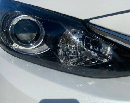 Білий Мазда 3, об'ємом двигуна 2 л та пробігом 166 тис. км за 12900 $, фото 10 на Automoto.ua