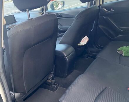 Білий Мазда 3, об'ємом двигуна 2 л та пробігом 160 тис. км за 10000 $, фото 6 на Automoto.ua