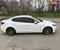 Белый Мазда 3, объемом двигателя 2 л и пробегом 142 тыс. км за 9000 $, фото 2 на Automoto.ua