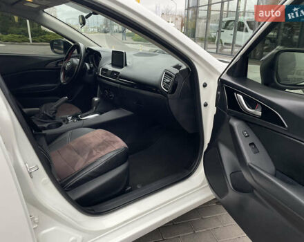 Белый Мазда 3, объемом двигателя 2 л и пробегом 168 тыс. км за 11100 $, фото 18 на Automoto.ua