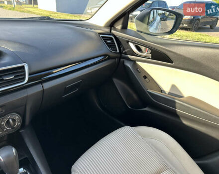 Білий Мазда 3, об'ємом двигуна 2 л та пробігом 156 тис. км за 10799 $, фото 24 на Automoto.ua