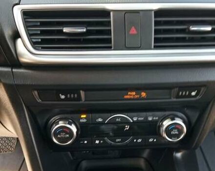 Белый Мазда 3, объемом двигателя 2 л и пробегом 126 тыс. км за 14500 $, фото 5 на Automoto.ua