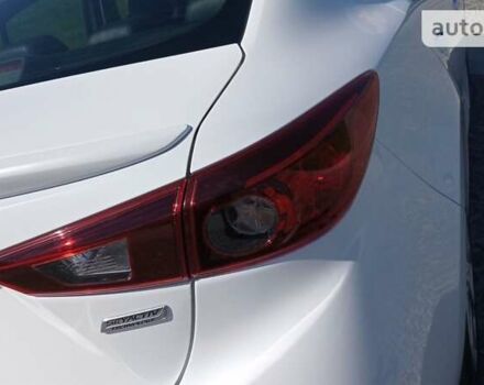 Белый Мазда 3, объемом двигателя 2 л и пробегом 126 тыс. км за 14500 $, фото 2 на Automoto.ua