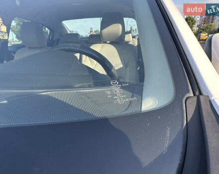 Білий Мазда 3, об'ємом двигуна 2 л та пробігом 156 тис. км за 10799 $, фото 10 на Automoto.ua