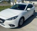 Белый Мазда 3, объемом двигателя 2 л и пробегом 166 тыс. км за 12500 $, фото 3 на Automoto.ua