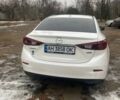 Белый Мазда 3, объемом двигателя 2 л и пробегом 167 тыс. км за 10500 $, фото 4 на Automoto.ua