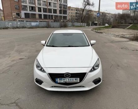 Белый Мазда 3, объемом двигателя 2 л и пробегом 142 тыс. км за 9000 $, фото 1 на Automoto.ua