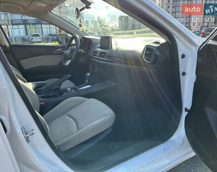 Білий Мазда 3, об'ємом двигуна 2 л та пробігом 156 тис. км за 10799 $, фото 19 на Automoto.ua