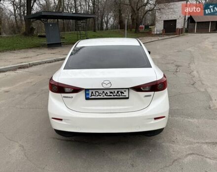 Белый Мазда 3, объемом двигателя 2 л и пробегом 142 тыс. км за 9000 $, фото 4 на Automoto.ua