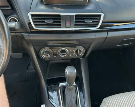 Білий Мазда 3, об'ємом двигуна 2 л та пробігом 156 тис. км за 10799 $, фото 23 на Automoto.ua