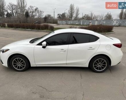 Белый Мазда 3, объемом двигателя 2 л и пробегом 142 тыс. км за 9000 $, фото 6 на Automoto.ua