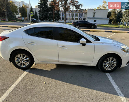 Білий Мазда 3, об'ємом двигуна 2 л та пробігом 52 тис. км за 12000 $, фото 6 на Automoto.ua