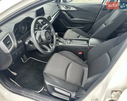 Білий Мазда 3, об'ємом двигуна 2 л та пробігом 80 тис. км за 9800 $, фото 17 на Automoto.ua