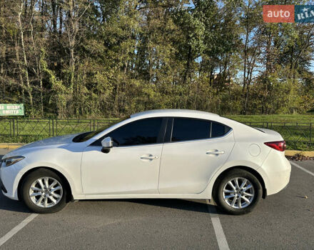 Білий Мазда 3, об'ємом двигуна 2 л та пробігом 52 тис. км за 12000 $, фото 1 на Automoto.ua