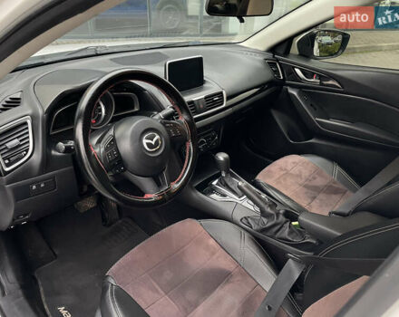 Белый Мазда 3, объемом двигателя 2 л и пробегом 168 тыс. км за 11100 $, фото 22 на Automoto.ua