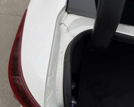 Белый Мазда 3, объемом двигателя 2 л и пробегом 142 тыс. км за 9000 $, фото 23 на Automoto.ua