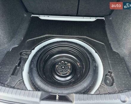 Белый Мазда 3, объемом двигателя 2 л и пробегом 178 тыс. км за 12900 $, фото 10 на Automoto.ua