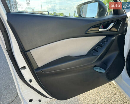 Білий Мазда 3, об'ємом двигуна 2 л та пробігом 156 тис. км за 10799 $, фото 13 на Automoto.ua