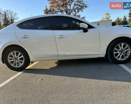 Білий Мазда 3, об'ємом двигуна 2 л та пробігом 52 тис. км за 12000 $, фото 5 на Automoto.ua
