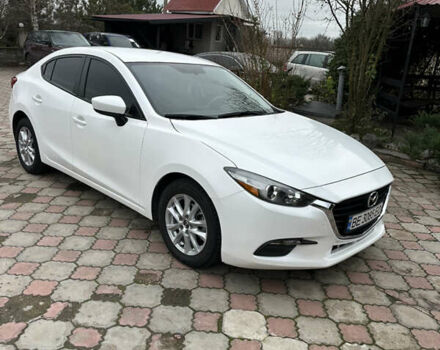 Белый Мазда 3, объемом двигателя 2 л и пробегом 107 тыс. км за 9500 $, фото 3 на Automoto.ua
