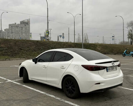 Белый Мазда 3, объемом двигателя 2 л и пробегом 173 тыс. км за 10500 $, фото 3 на Automoto.ua