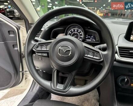 Білий Мазда 3, об'ємом двигуна 2 л та пробігом 90 тис. км за 14490 $, фото 12 на Automoto.ua