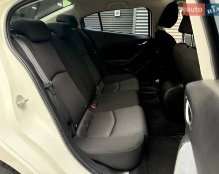 Білий Мазда 3, об'ємом двигуна 2 л та пробігом 90 тис. км за 14490 $, фото 8 на Automoto.ua