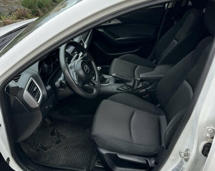 Белый Мазда 3, объемом двигателя 2 л и пробегом 107 тыс. км за 9500 $, фото 9 на Automoto.ua