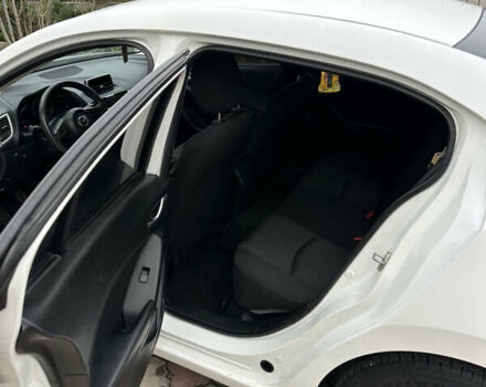 Белый Мазда 3, объемом двигателя 2 л и пробегом 107 тыс. км за 9500 $, фото 11 на Automoto.ua