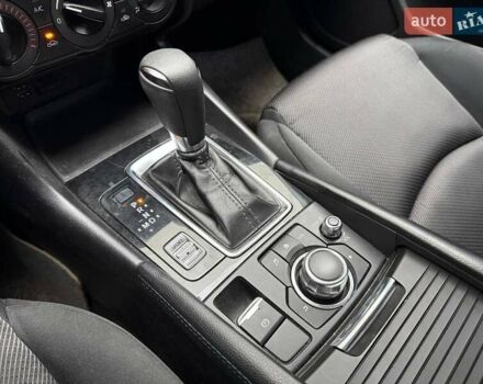 Білий Мазда 3, об'ємом двигуна 2 л та пробігом 90 тис. км за 14490 $, фото 16 на Automoto.ua