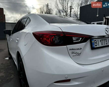 Белый Мазда 3, объемом двигателя 2 л и пробегом 196 тыс. км за 11000 $, фото 8 на Automoto.ua
