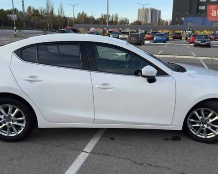 Білий Мазда 3, об'ємом двигуна 1.5 л та пробігом 144 тис. км за 13500 $, фото 4 на Automoto.ua