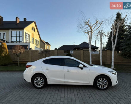 Білий Мазда 3, об'ємом двигуна 1.5 л та пробігом 96 тис. км за 15500 $, фото 5 на Automoto.ua