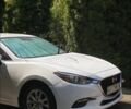 Белый Мазда 3, объемом двигателя 2 л и пробегом 170 тыс. км за 10000 $, фото 1 на Automoto.ua