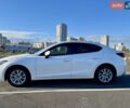 Белый Мазда 3, объемом двигателя 2 л и пробегом 89 тыс. км за 12990 $, фото 2 на Automoto.ua