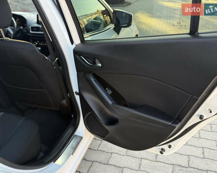 Білий Мазда 3, об'ємом двигуна 1.5 л та пробігом 96 тис. км за 15500 $, фото 15 на Automoto.ua