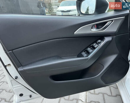 Белый Мазда 3, объемом двигателя 1.5 л и пробегом 144 тыс. км за 14500 $, фото 16 на Automoto.ua