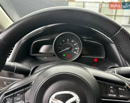 Белый Мазда 3, объемом двигателя 2 л и пробегом 196 тыс. км за 11000 $, фото 14 на Automoto.ua