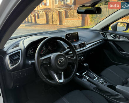 Білий Мазда 3, об'ємом двигуна 1.5 л та пробігом 96 тис. км за 15500 $, фото 12 на Automoto.ua